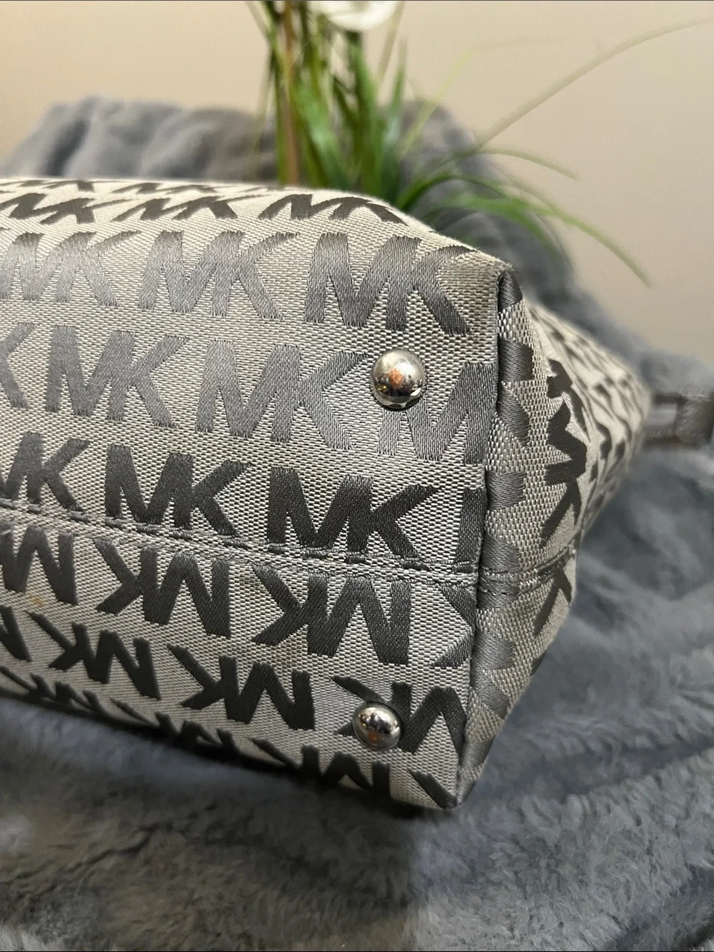 Michael Kors Gray Jet Set Monogram Tote with Metallic Strap GUC retail $228